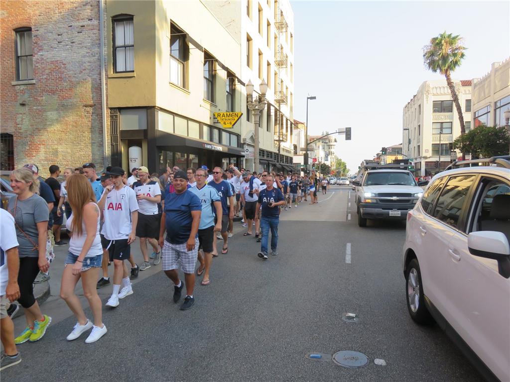 Over hundred Tottenham fans join the two-mile march from The 35er in Old Town, Pasadena to Rose Bowl. Just like the High Road, if the High Road was surrounded by multi-million dollar homes. 2018 ICC Cup, FC Barcelona vs Tottenham.